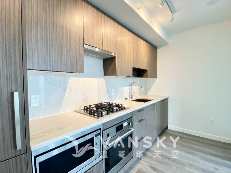 250914204041_Kitchen 02.jpg